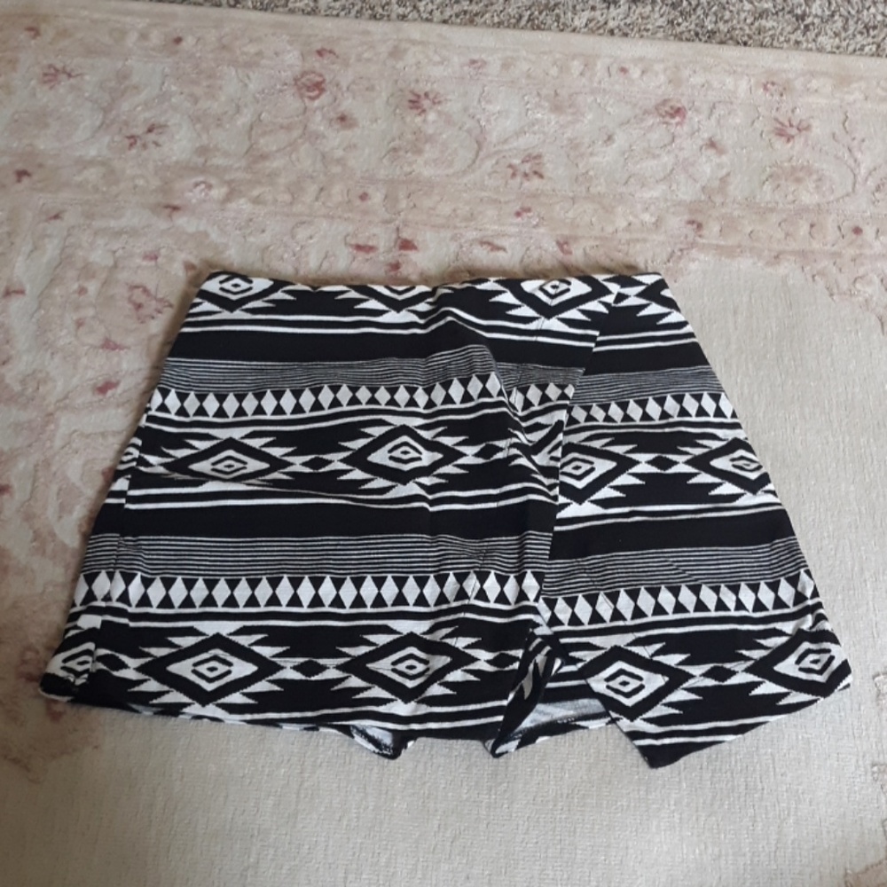 Hollister skort